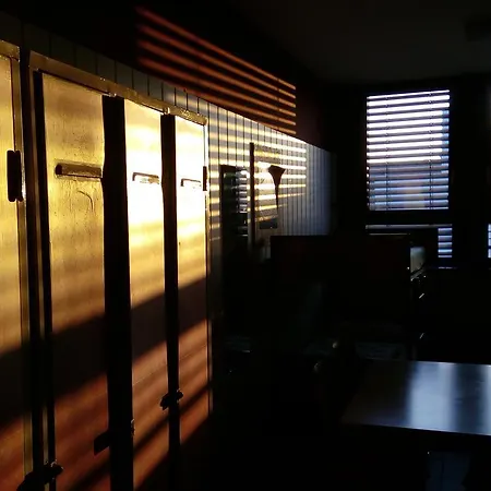 Penthouse Backpackers *